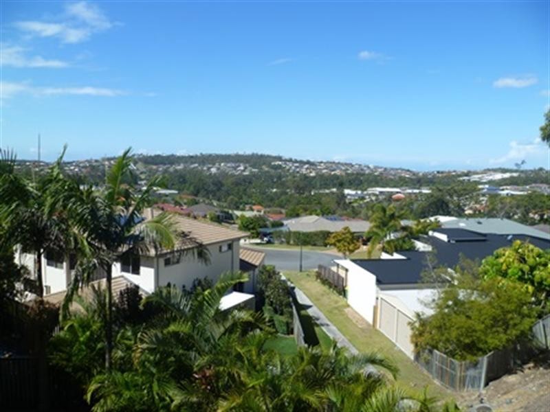 15 Maloney Crescent, Maudsland QLD 4210