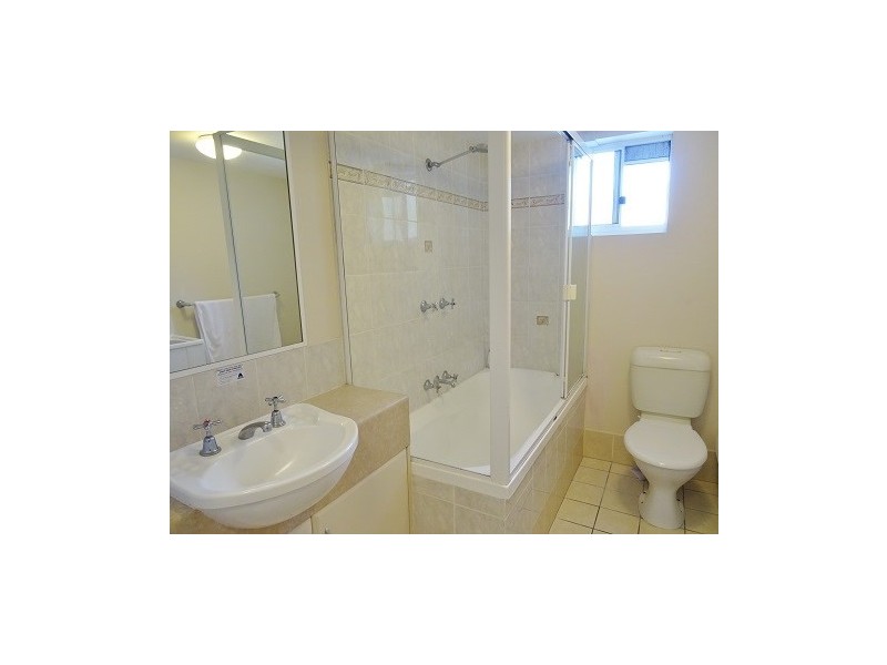 32/484 Marine Parade, Biggera Waters QLD 4216