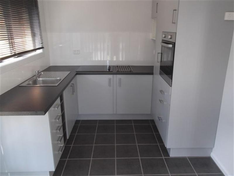 1/2 Warrie Close, Paradise Point QLD 4216