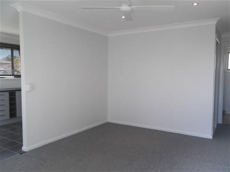 1/2 Warrie Close, Paradise Point QLD 4216