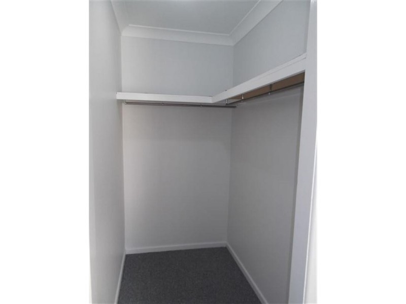 1/2 Warrie Close, Paradise Point QLD 4216