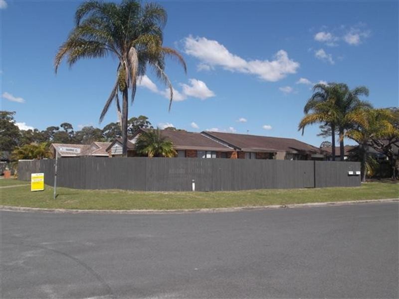 1/2 Warrie Close, Paradise Point QLD 4216