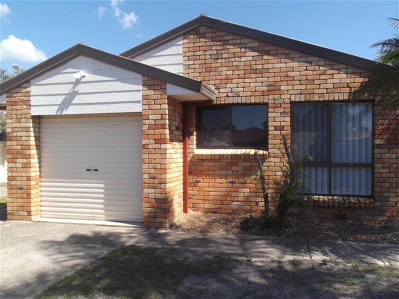 1/2 Warrie Close, Paradise Point QLD 4216