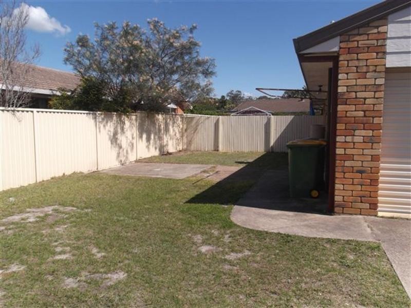 1/2 Warrie Close, Paradise Point QLD 4216