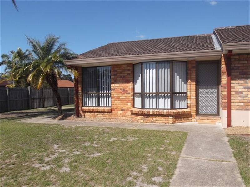 1/2 Warrie Close, Paradise Point QLD 4216