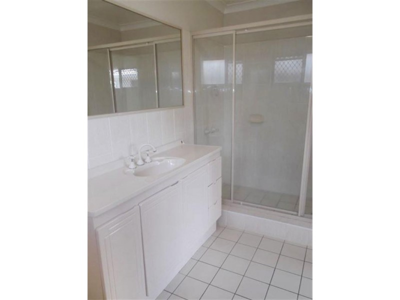 25 O’Grady Drive, Paradise Point QLD 4216