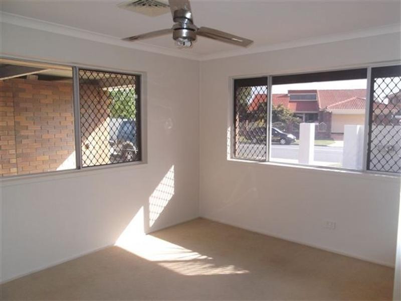 25 O’Grady Drive, Paradise Point QLD 4216