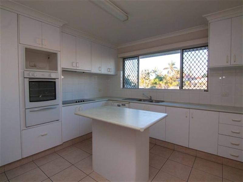 25 O’Grady Drive, Paradise Point QLD 4216