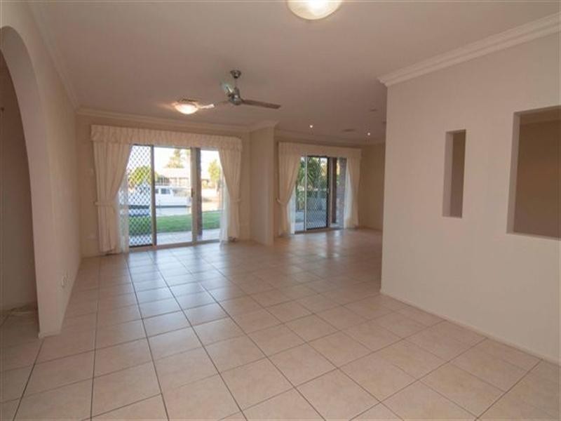 25 O’Grady Drive, Paradise Point QLD 4216