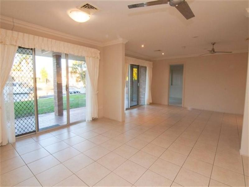 25 O’Grady Drive, Paradise Point QLD 4216