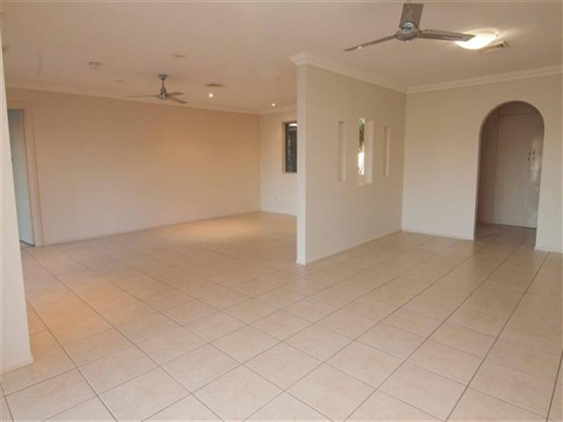 25 O’Grady Drive, Paradise Point QLD 4216