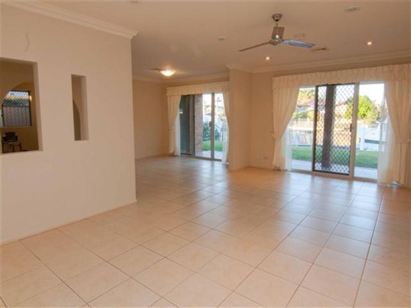 25 O’Grady Drive, Paradise Point QLD 4216