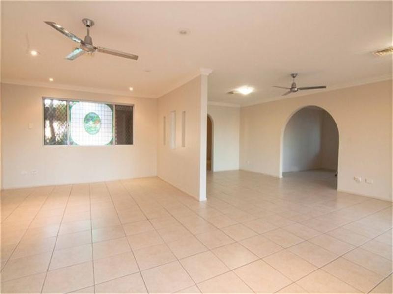 25 O’Grady Drive, Paradise Point QLD 4216