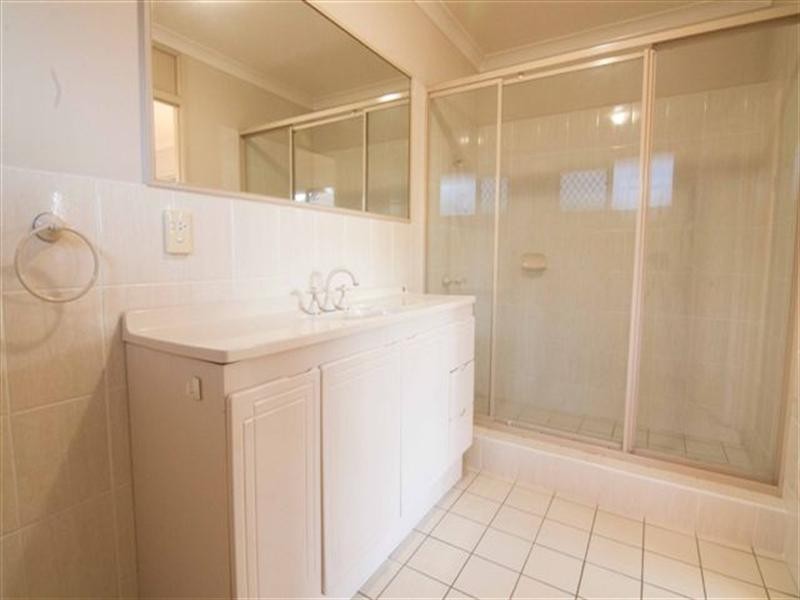 25 O’Grady Drive, Paradise Point QLD 4216