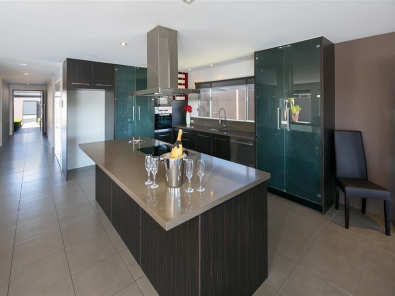 46 Cockleshell Court, Runaway Bay QLD 4216