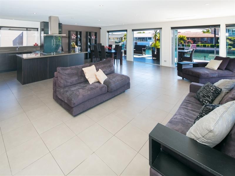 46 Cockleshell Court, Runaway Bay QLD 4216