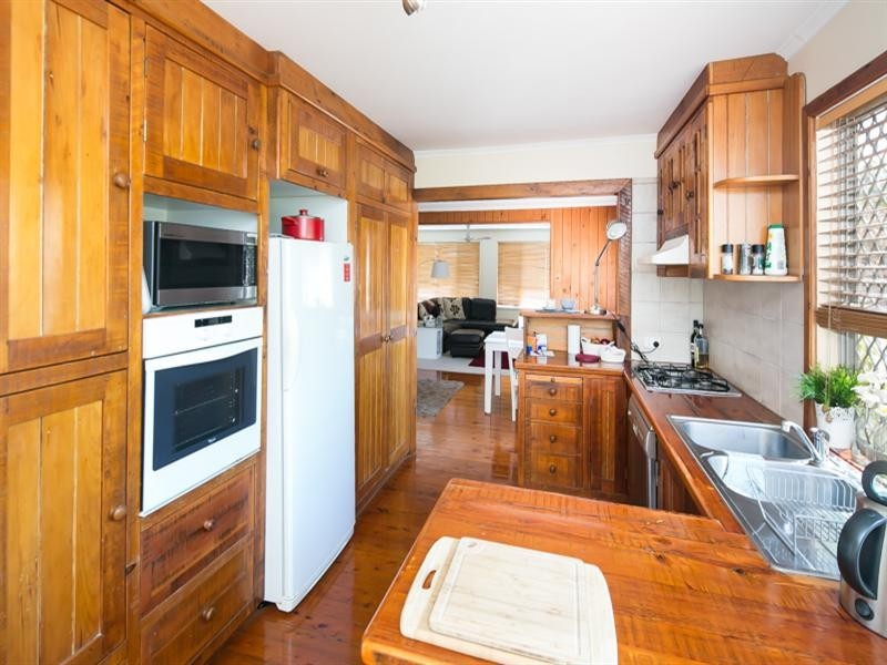 14 Boronia Drive, Southport QLD 4215