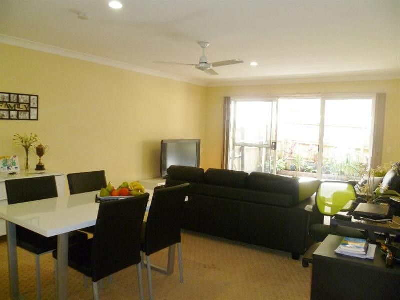 16/433 Pine Ridge Road, Runaway Bay QLD 4216