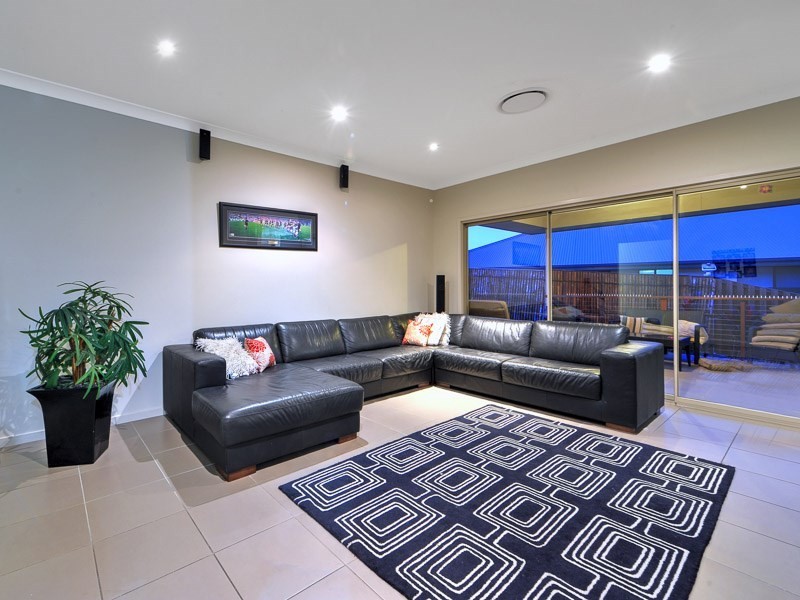 37 Candlebark Circuit, Upper Coomera QLD 4209