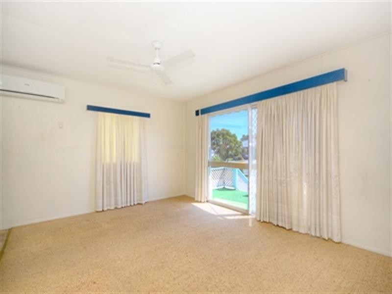 10 Sunbird Avenue, Paradise Point QLD 4216