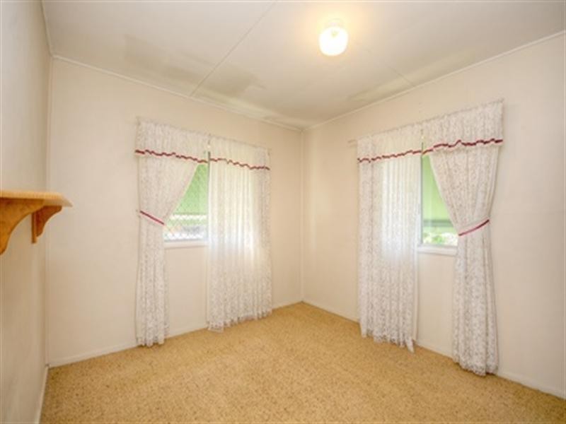10 Sunbird Avenue, Paradise Point QLD 4216
