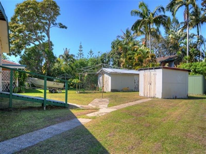 10 Sunbird Avenue, Paradise Point QLD 4216