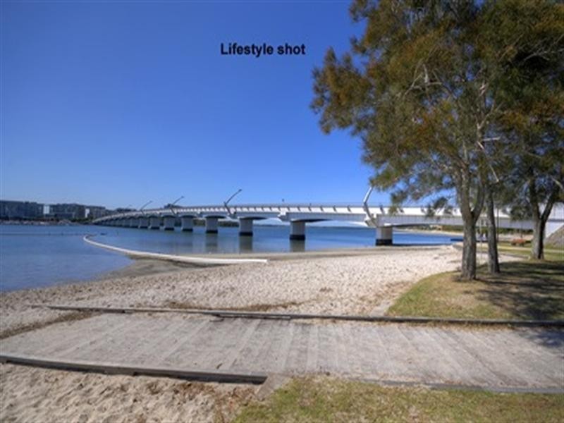 10 Sunbird Avenue, Paradise Point QLD 4216