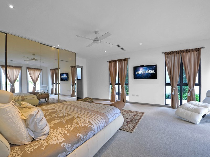 5827 Coveside Lane, Sanctuary Cove QLD 4212