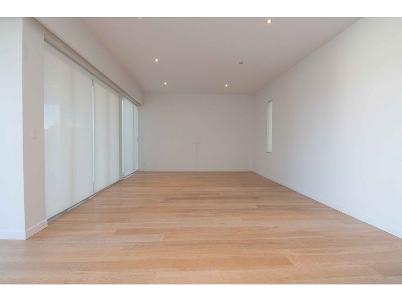 1/11 Canal Avenue, Runaway Bay QLD 4216