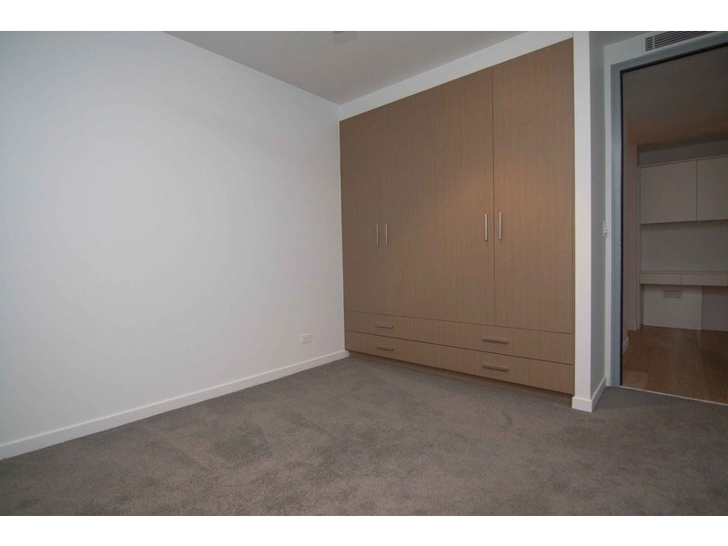 1/11 Canal Avenue, Runaway Bay QLD 4216