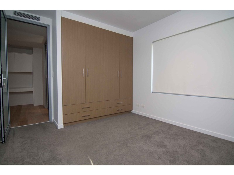 1/11 Canal Avenue, Runaway Bay QLD 4216