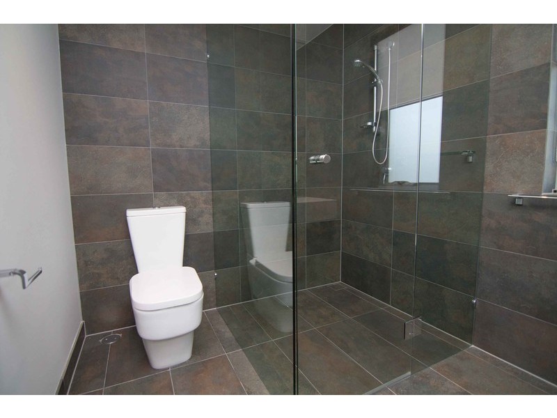 1/11 Canal Avenue, Runaway Bay QLD 4216