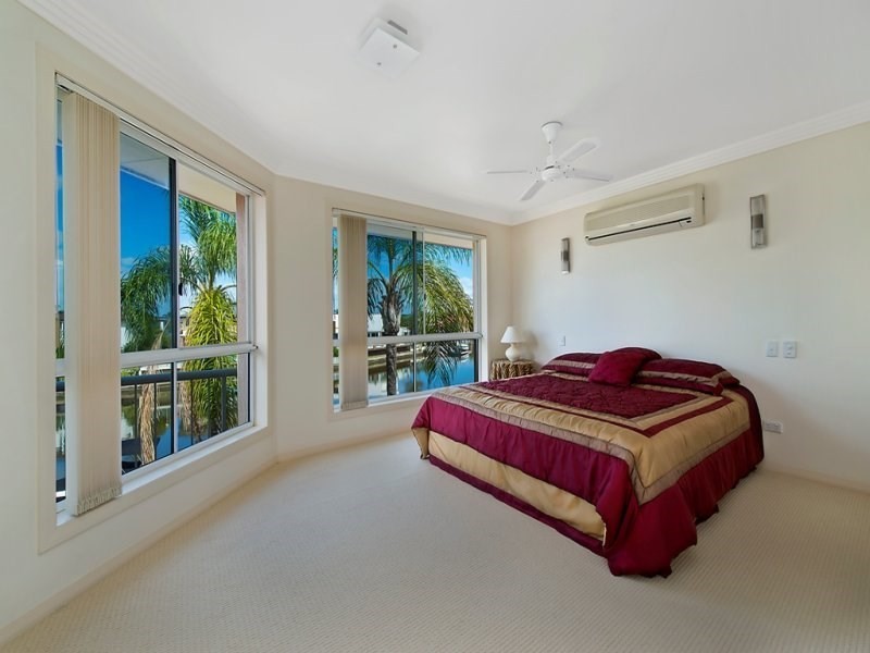 52 Pebble Beach Drive, Runaway Bay QLD 4216