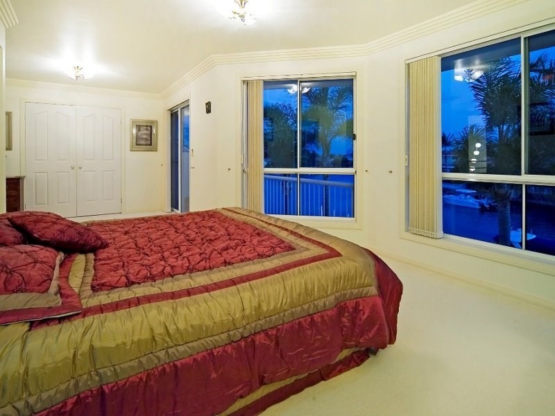 52 Pebble Beach Drive, Runaway Bay QLD 4216