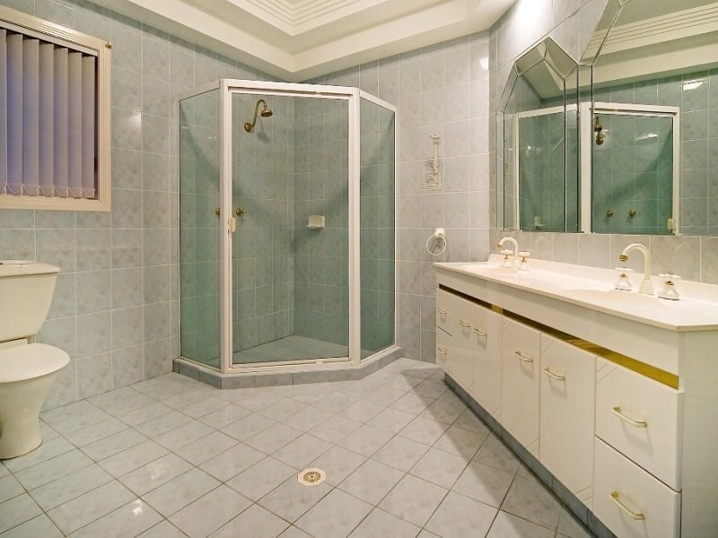 52 Pebble Beach Drive, Runaway Bay QLD 4216