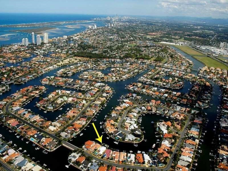 52 Pebble Beach Drive, Runaway Bay QLD 4216