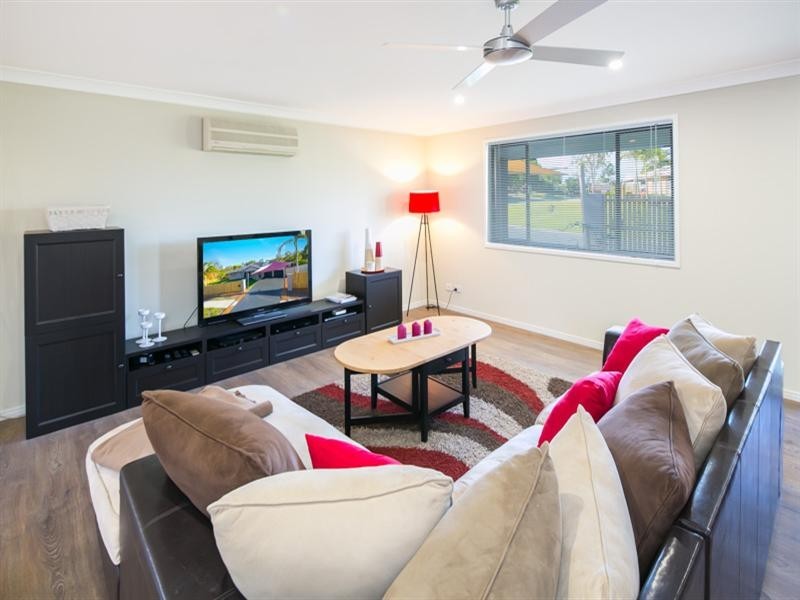 1 Picola Place, Helensvale QLD 4212