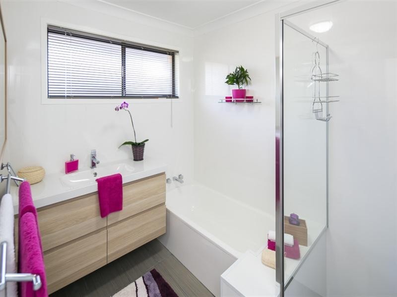 1 Picola Place, Helensvale QLD 4212