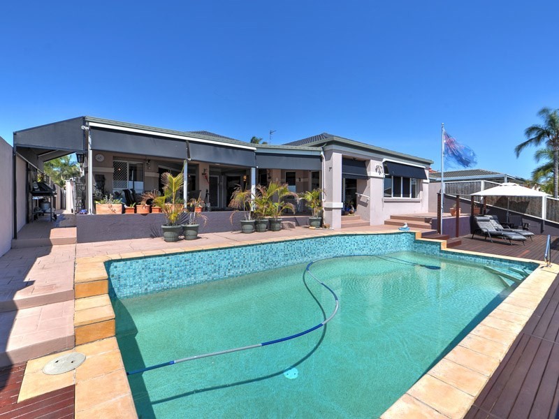 34 Anchorage Way, Biggera Waters QLD 4216