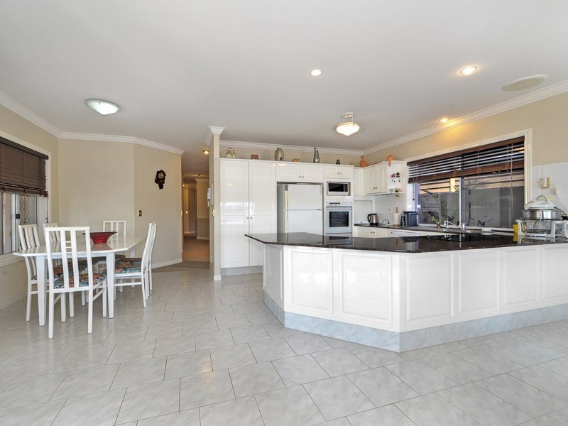 34 Anchorage Way, Biggera Waters QLD 4216