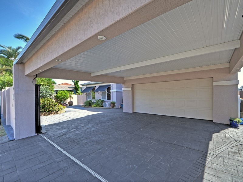 34 Anchorage Way, Biggera Waters QLD 4216