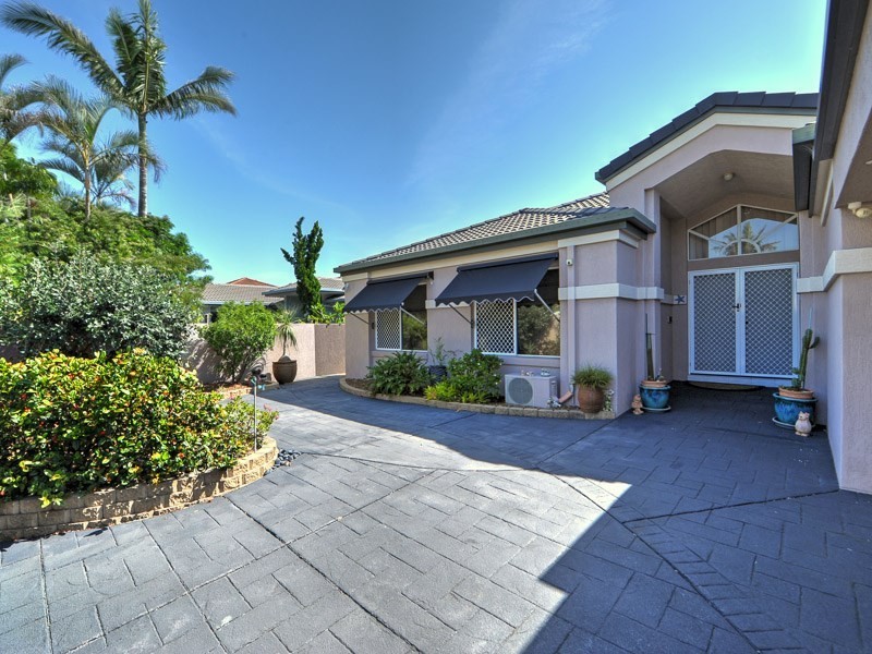 34 Anchorage Way, Biggera Waters QLD 4216