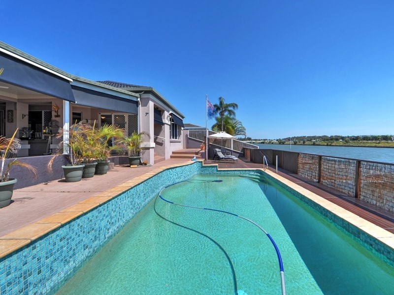 34 Anchorage Way, Biggera Waters QLD 4216