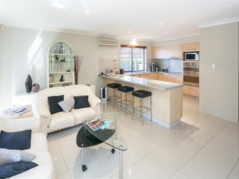 275 Napper Road, Arundel QLD 4214