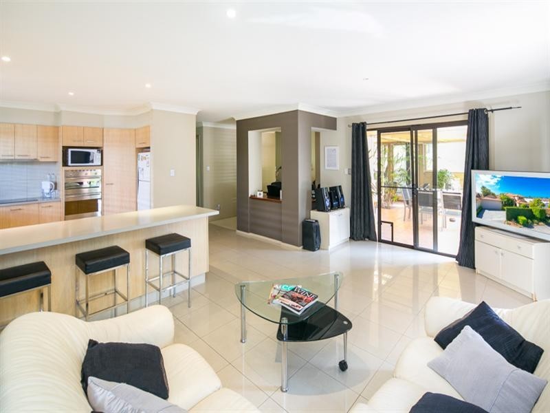 275 Napper Road, Arundel QLD 4214