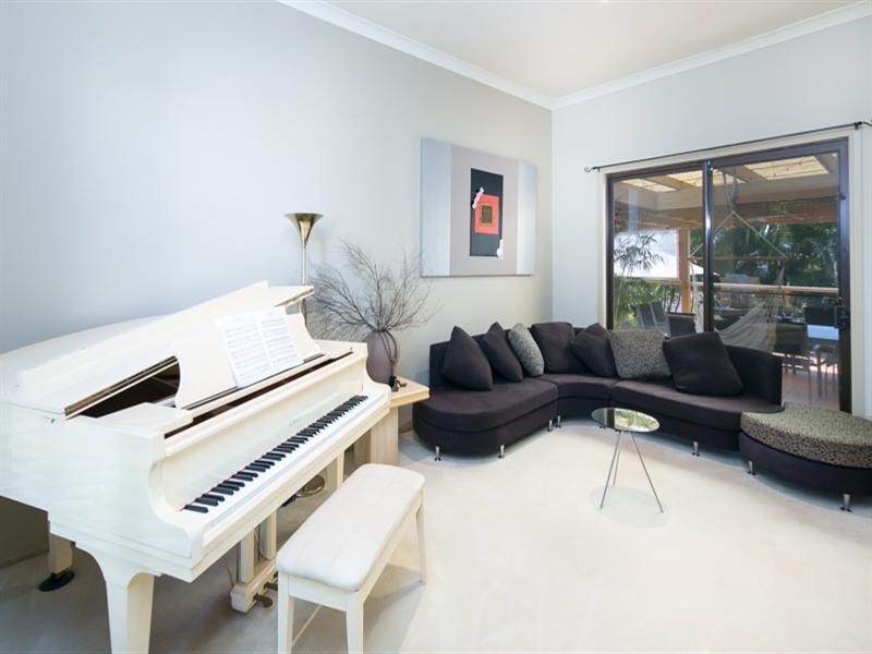 275 Napper Road, Arundel QLD 4214