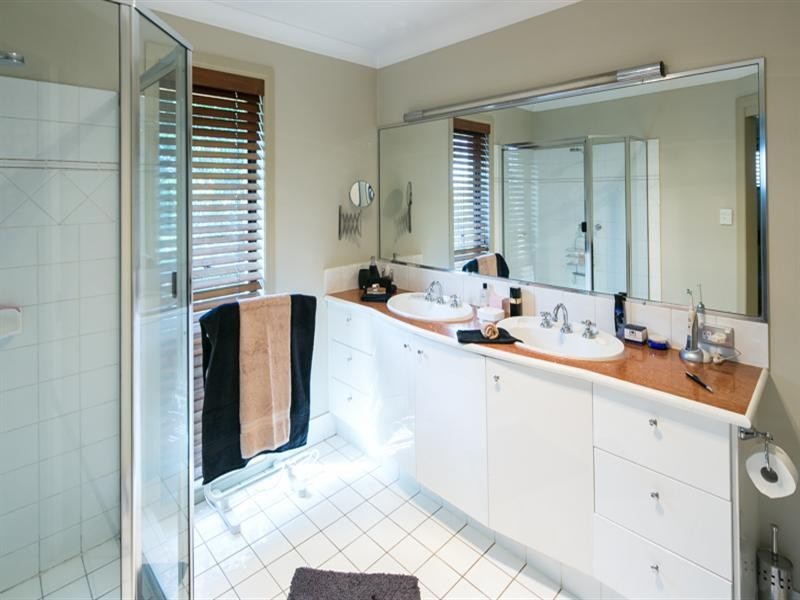 275 Napper Road, Arundel QLD 4214