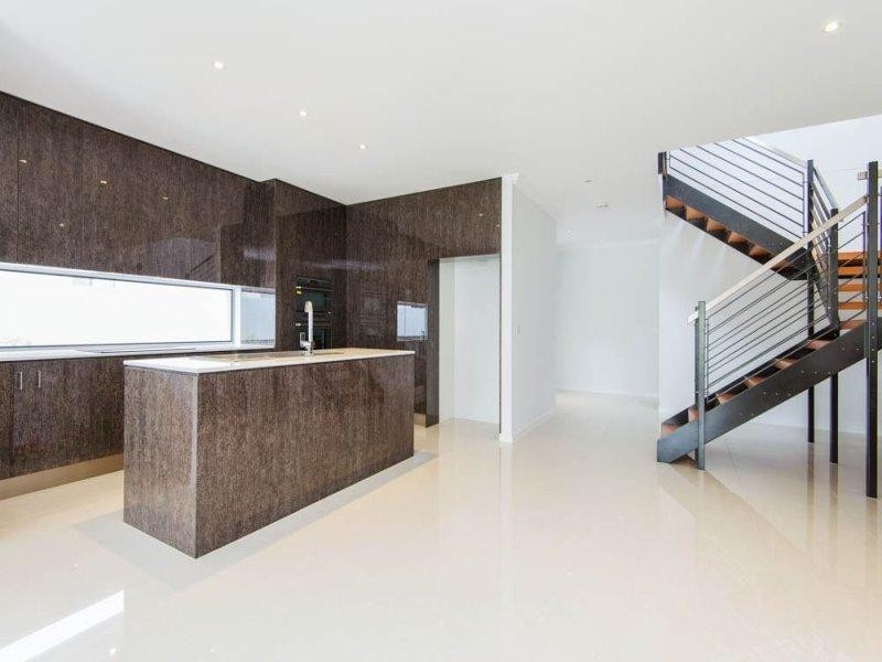 18B Compass Drive, Biggera Waters QLD 4216