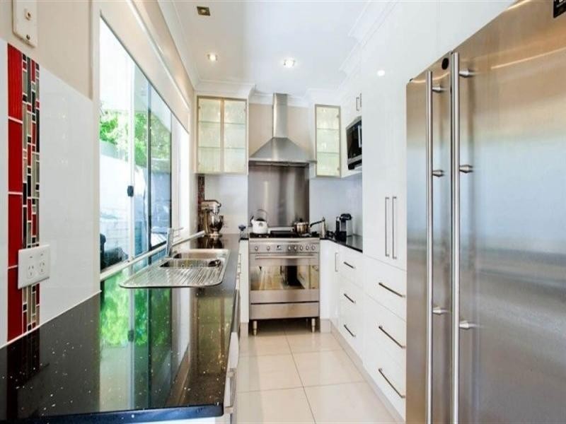 92 Compass Drive, Biggera Waters QLD 4216