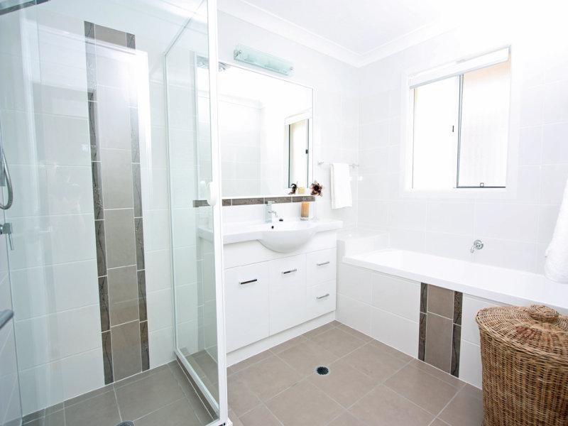 92 Compass Drive, Biggera Waters QLD 4216